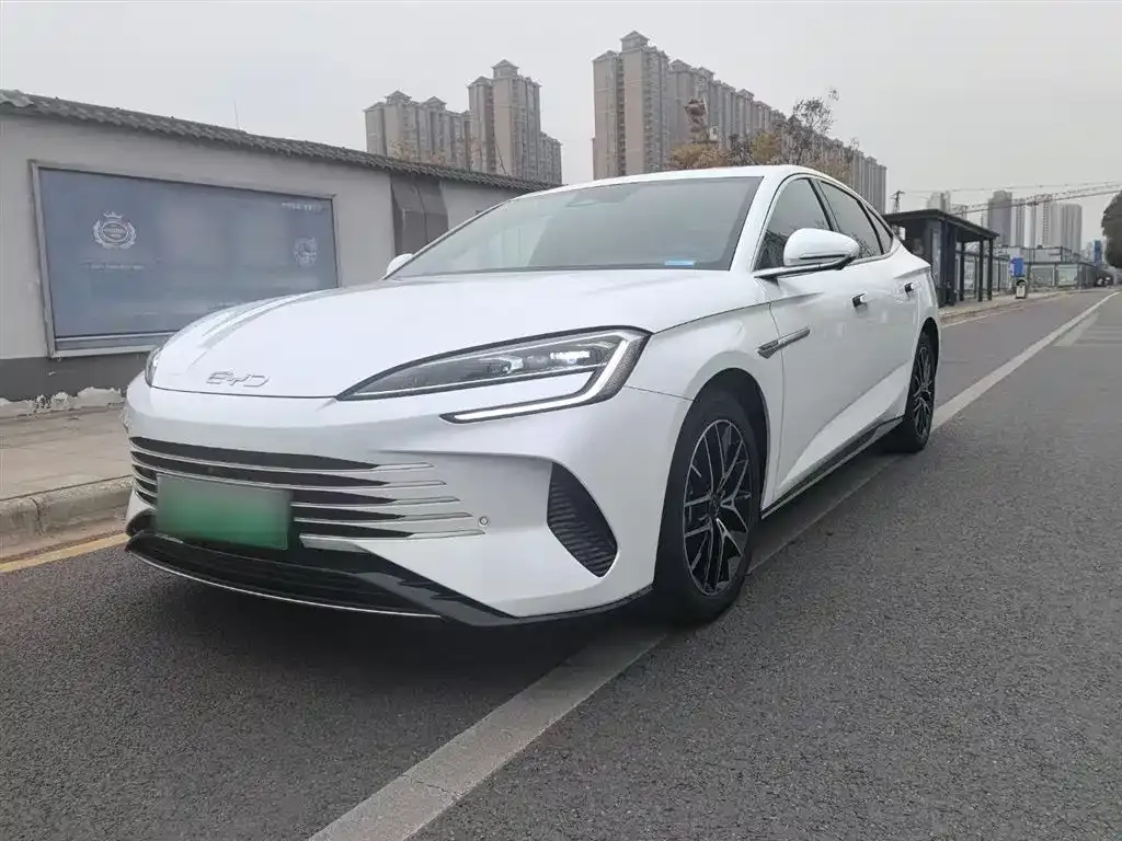 BYD Seal — фото 1