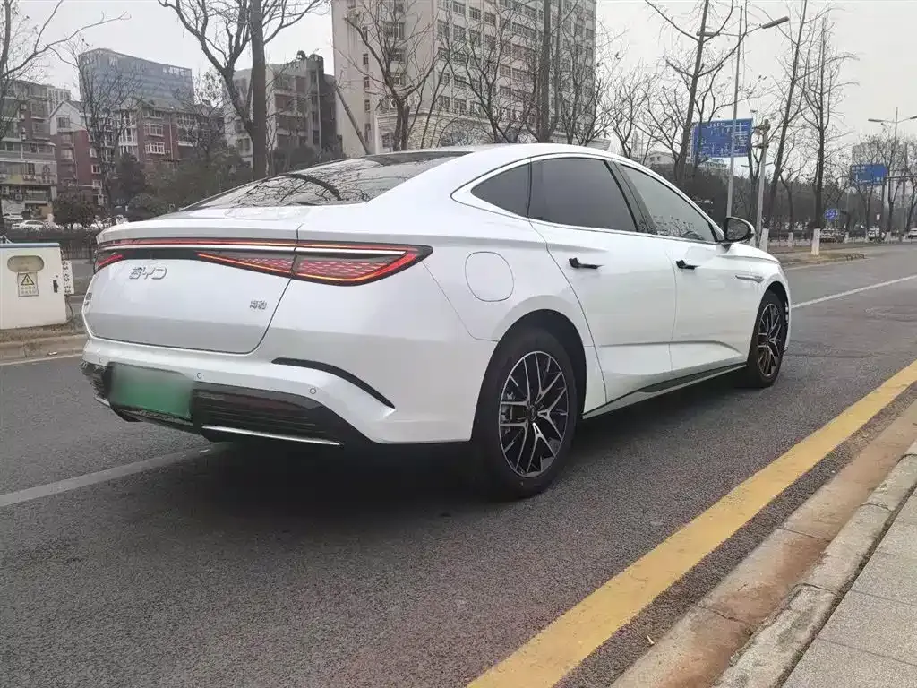 BYD Seal — фото 7