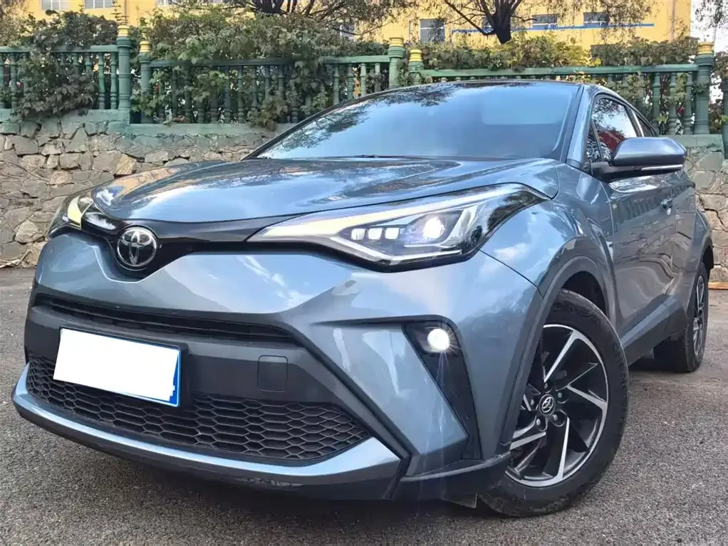 Toyota C-HR — фото 1