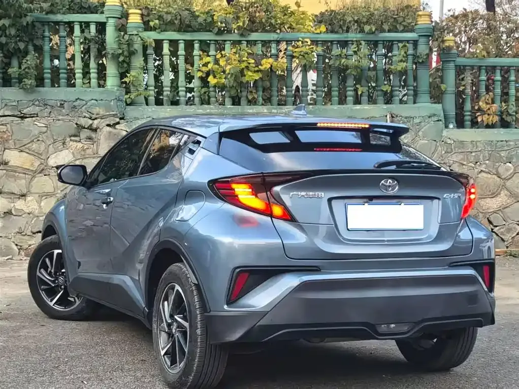 Toyota C-HR — фото 5