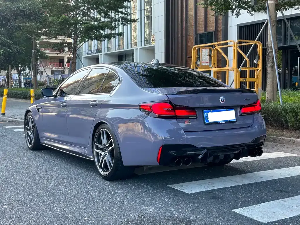 BMW M5 — фото 9