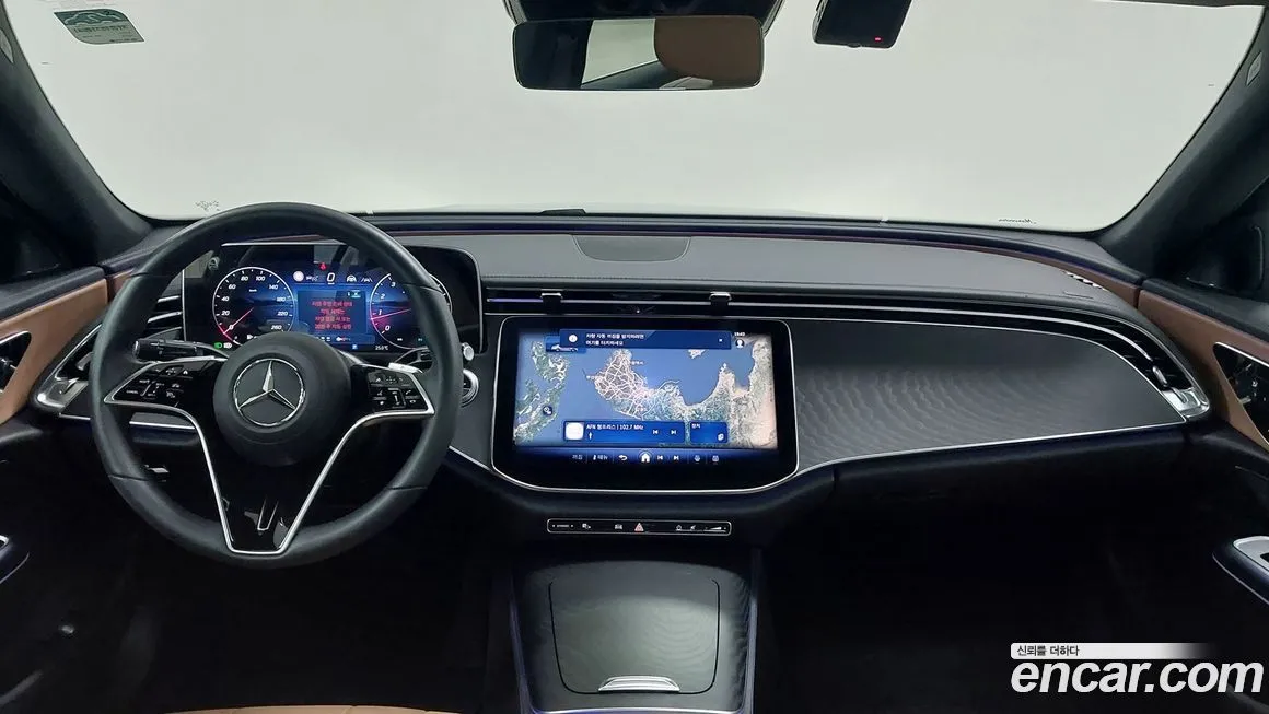Mercedes-Benz E-Class — фото 7