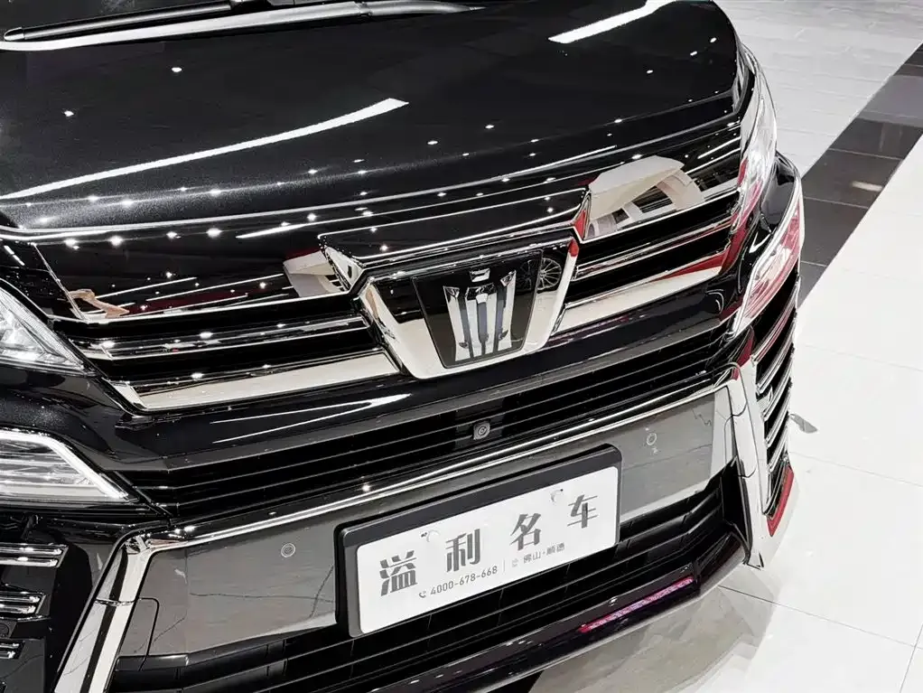Toyota Vellfire — фото 8