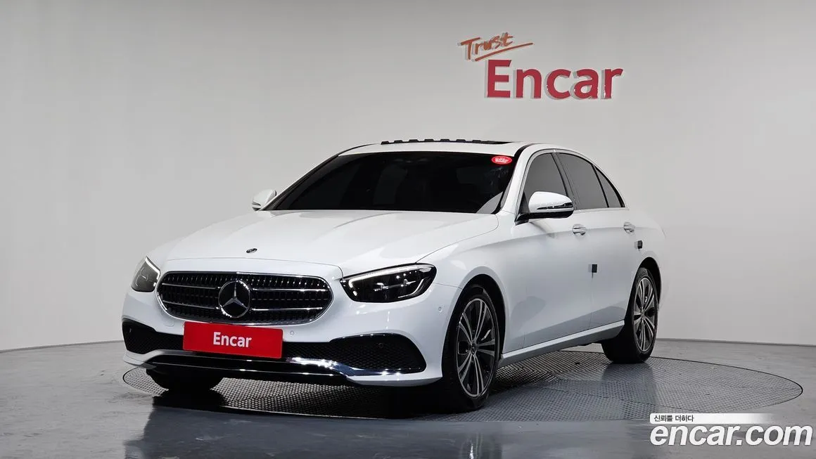 Mercedes-Benz E-Class — фото 1