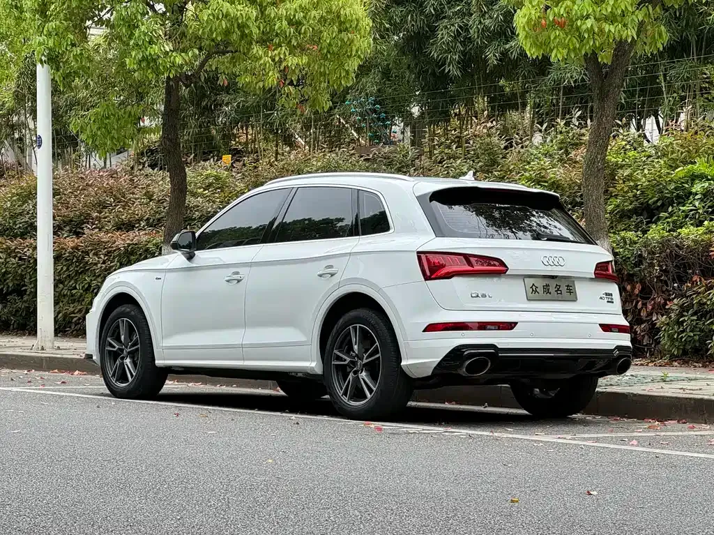 Audi Q5L — фото 4