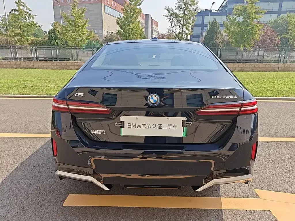 BMW i5 — фото 2