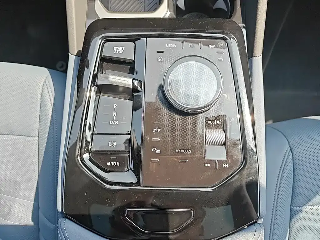 BMW i5 — фото 8