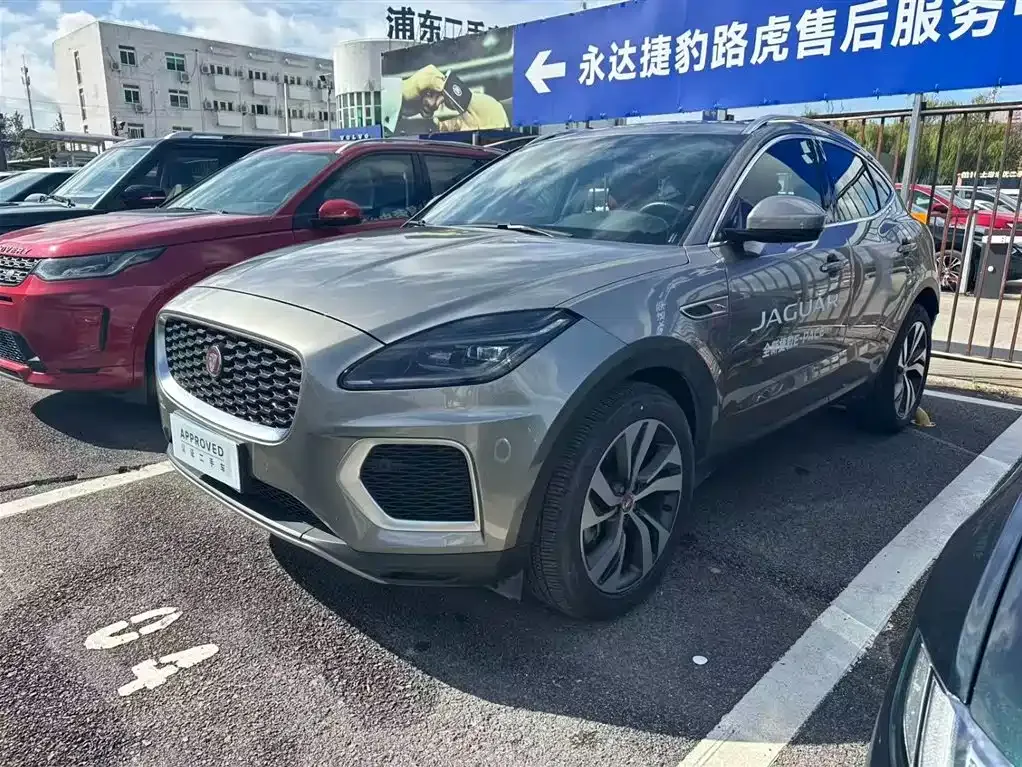 Jaguar E-PACE — фото 1