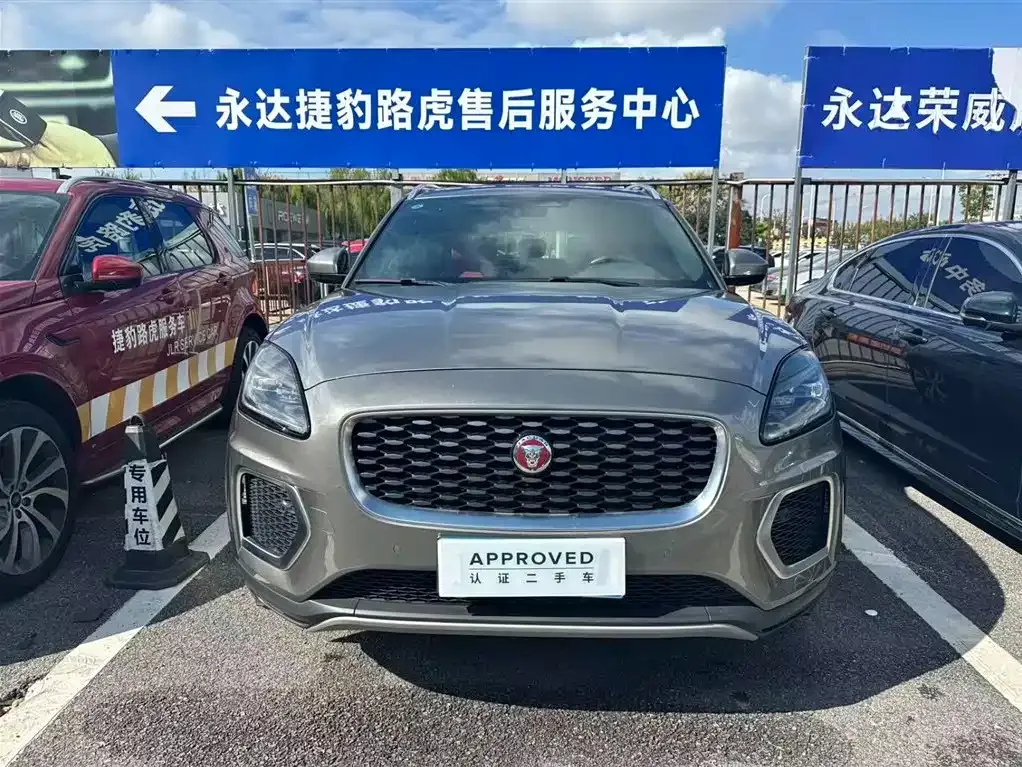 Jaguar E-PACE — фото 2