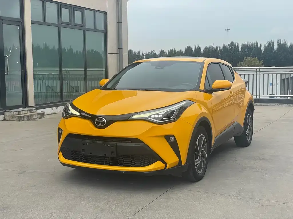 Toyota C-HR — фото 1