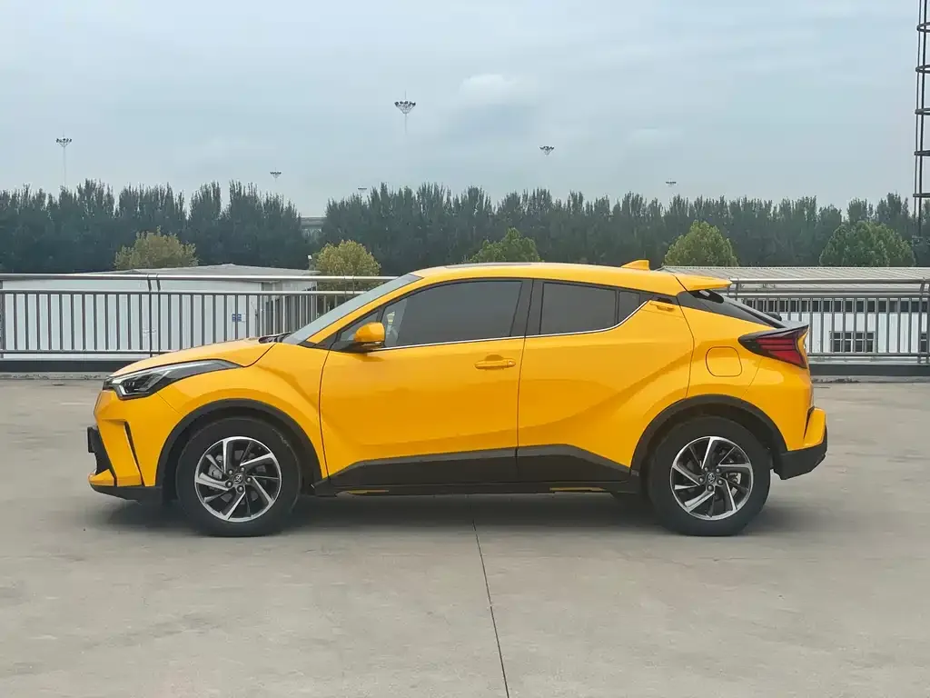Toyota C-HR — фото 7
