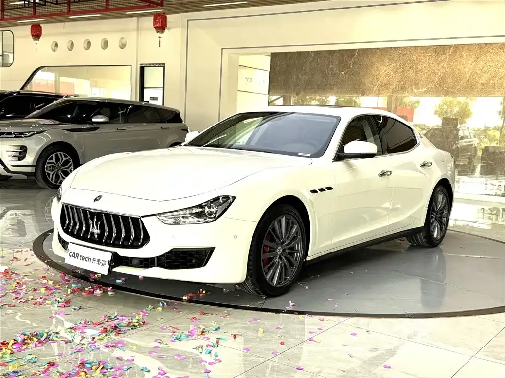 Maserati Ghibli — фото 1