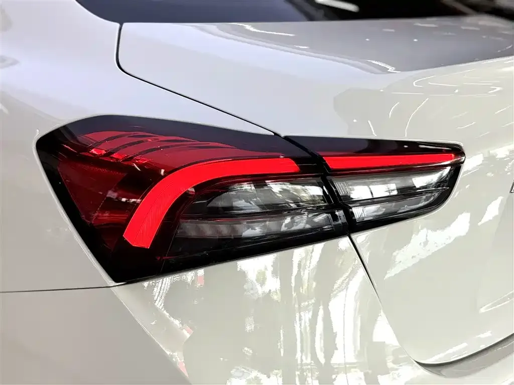 Maserati Ghibli — фото 10