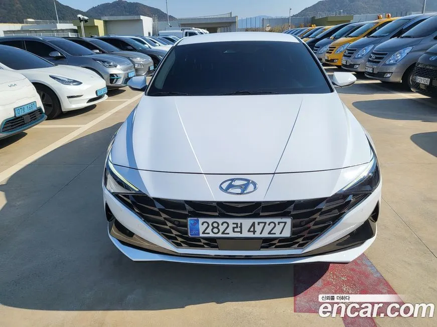 Hyundai AVANTE — фото 1