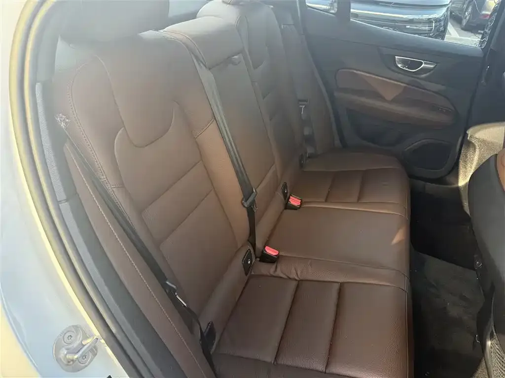 Volvo S60 — фото 10