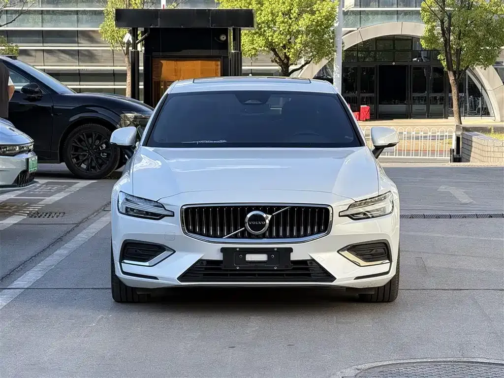Volvo S60 — фото 2