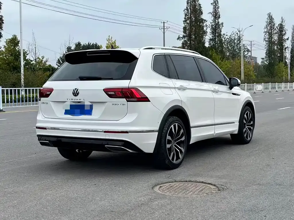 Volkswagen Tiguan L — фото 4