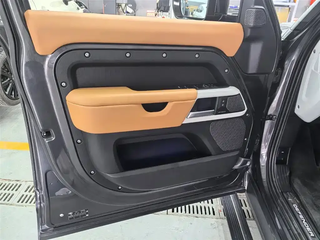 Land Rover Defender — фото 4