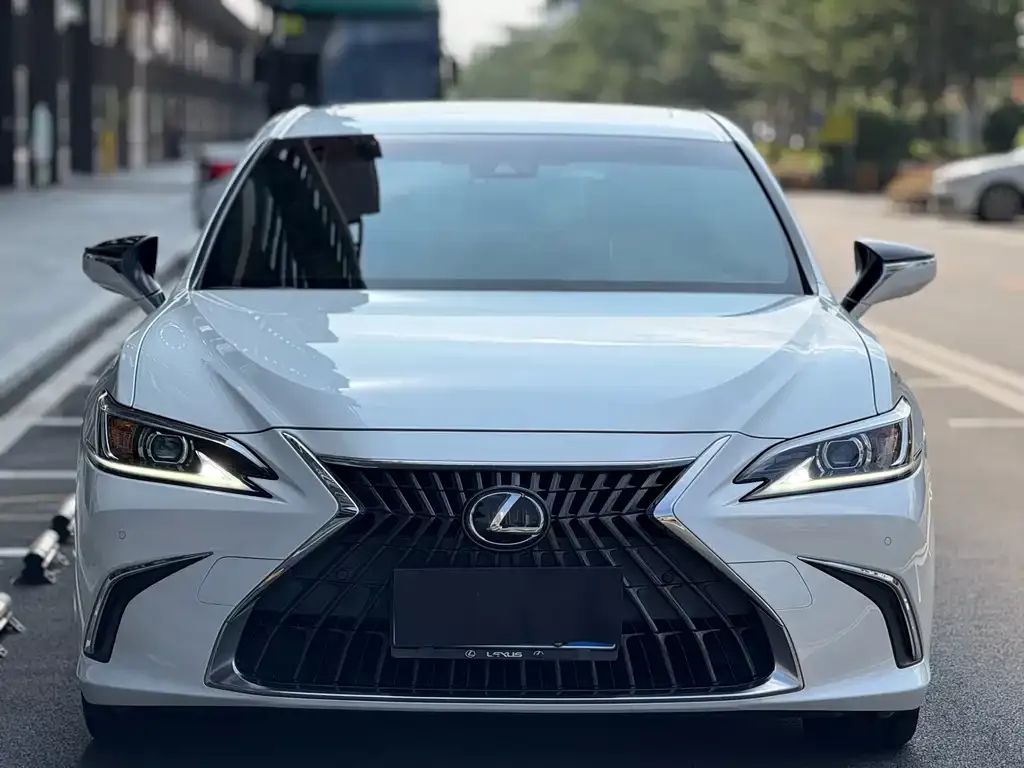 Lexus ES — фото 2