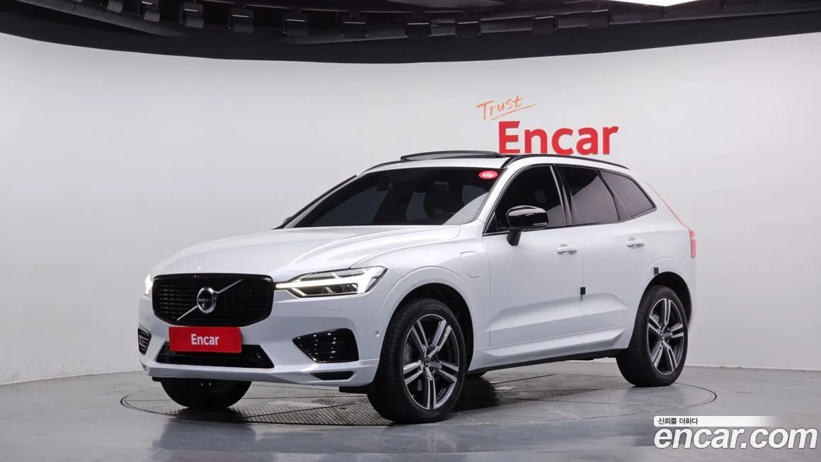Volvo XC60 — фото 1