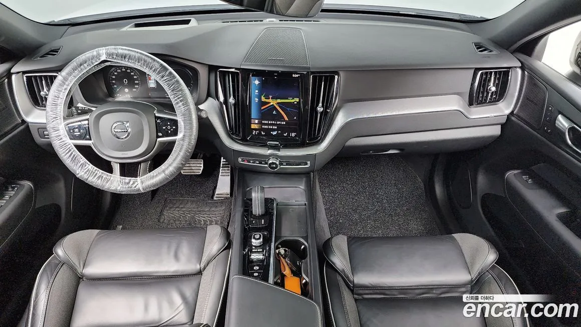 Volvo XC60 — фото 7