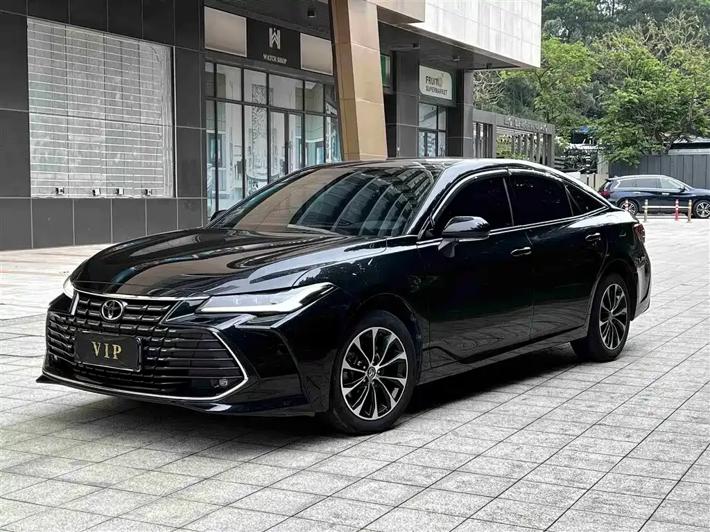 Toyota Avalon — фото 1