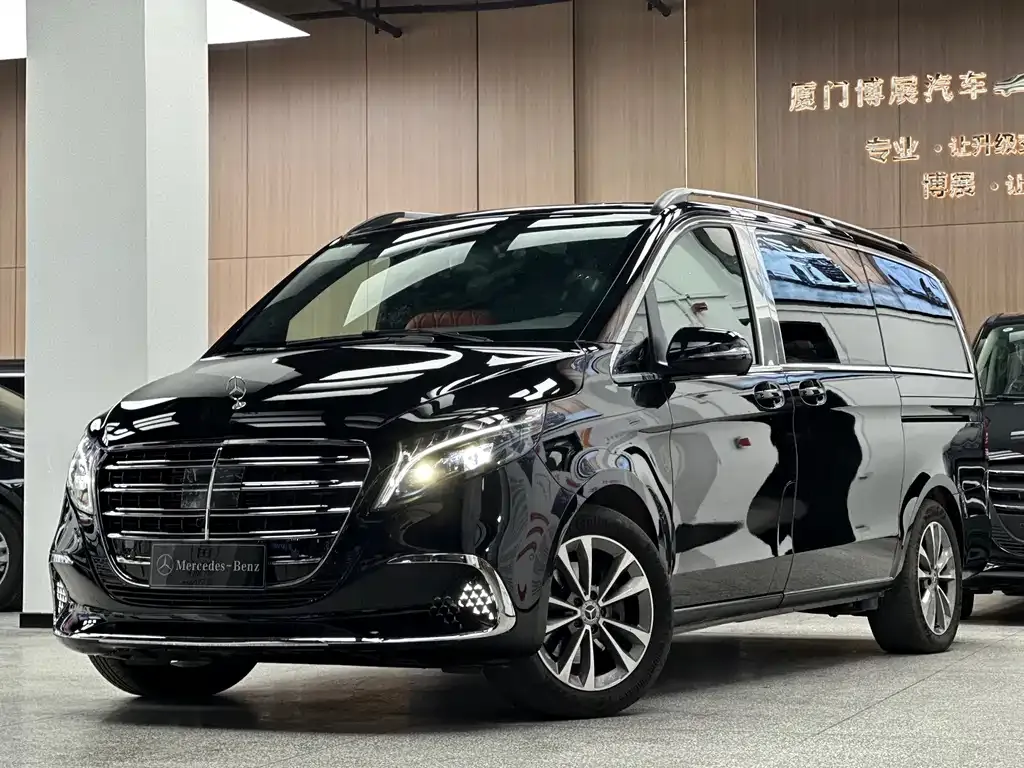 Mercedes-Benz V-Class — фото 1