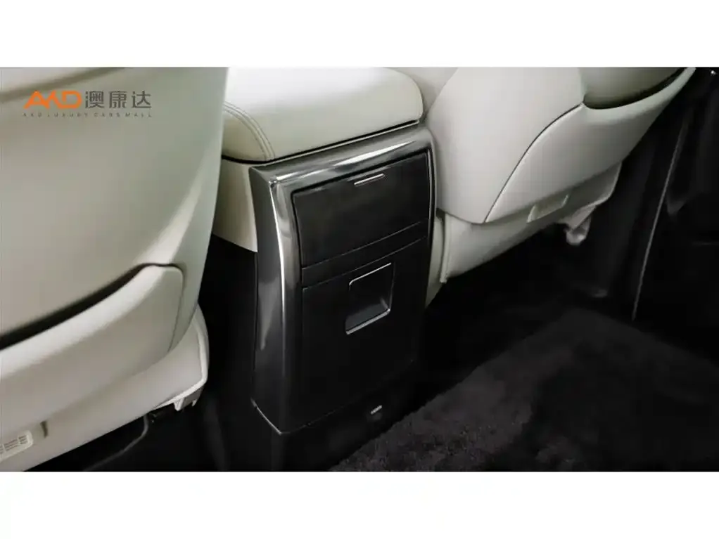 Toyota Alphard — фото 10