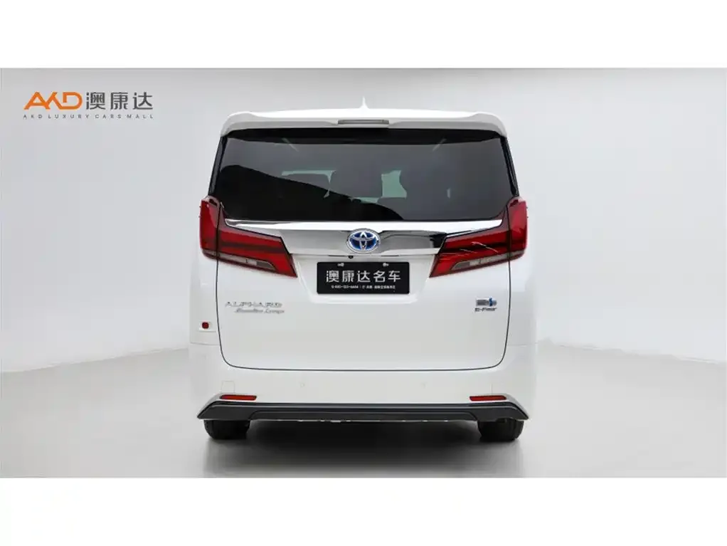 Toyota Alphard — фото 4