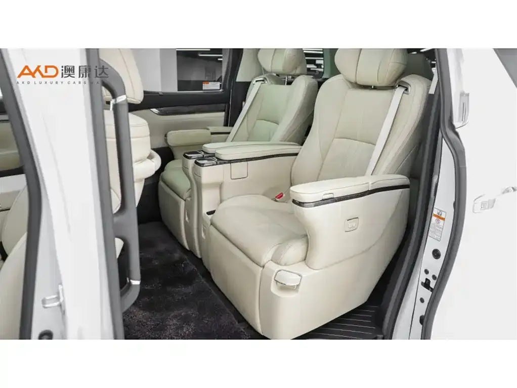 Toyota Alphard — фото 7
