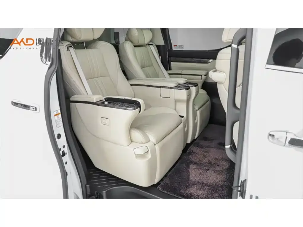 Toyota Alphard — фото 8