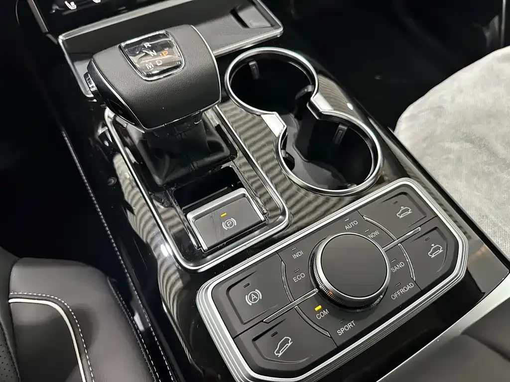 Hongqi HS7 — фото 4