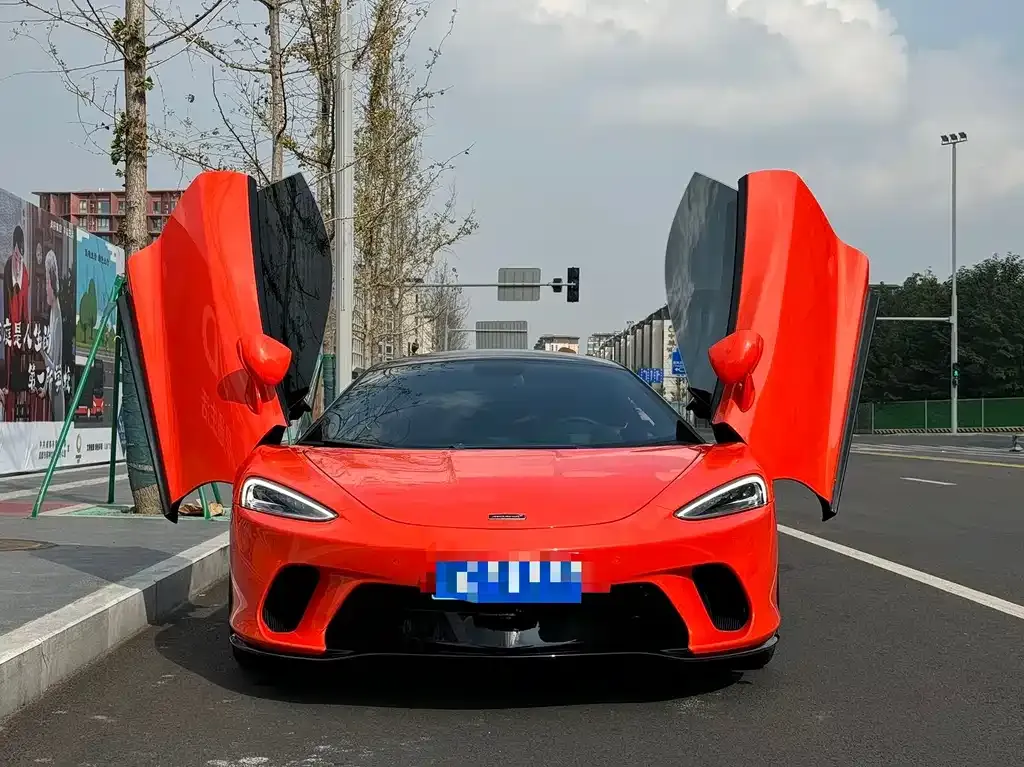 McLaren GT — фото 1