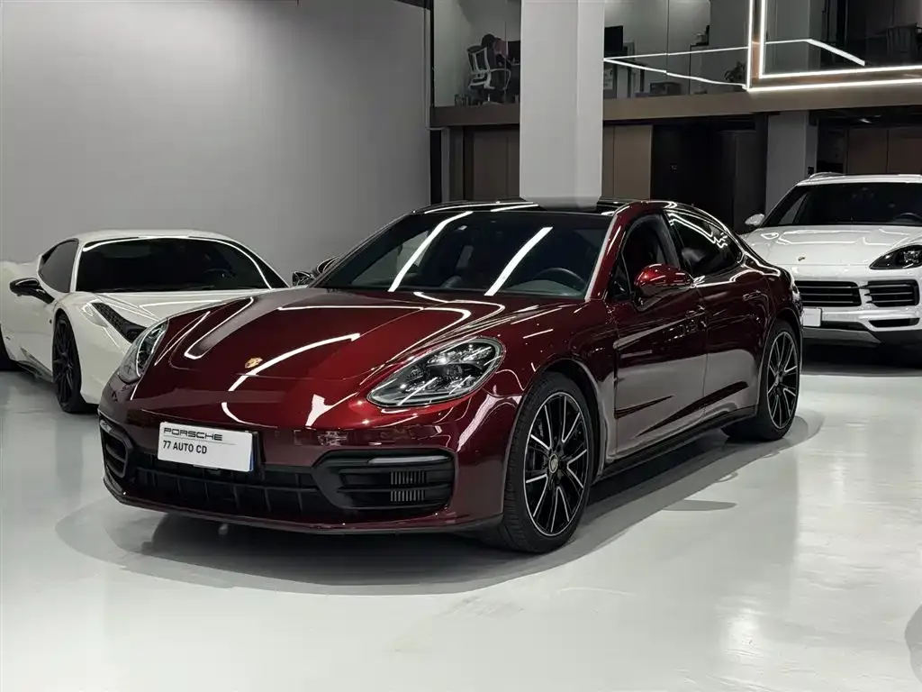 Porsche Panamera — фото 1