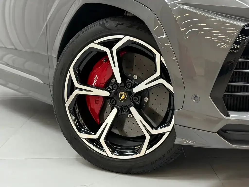Lamborghini Urus — фото 6