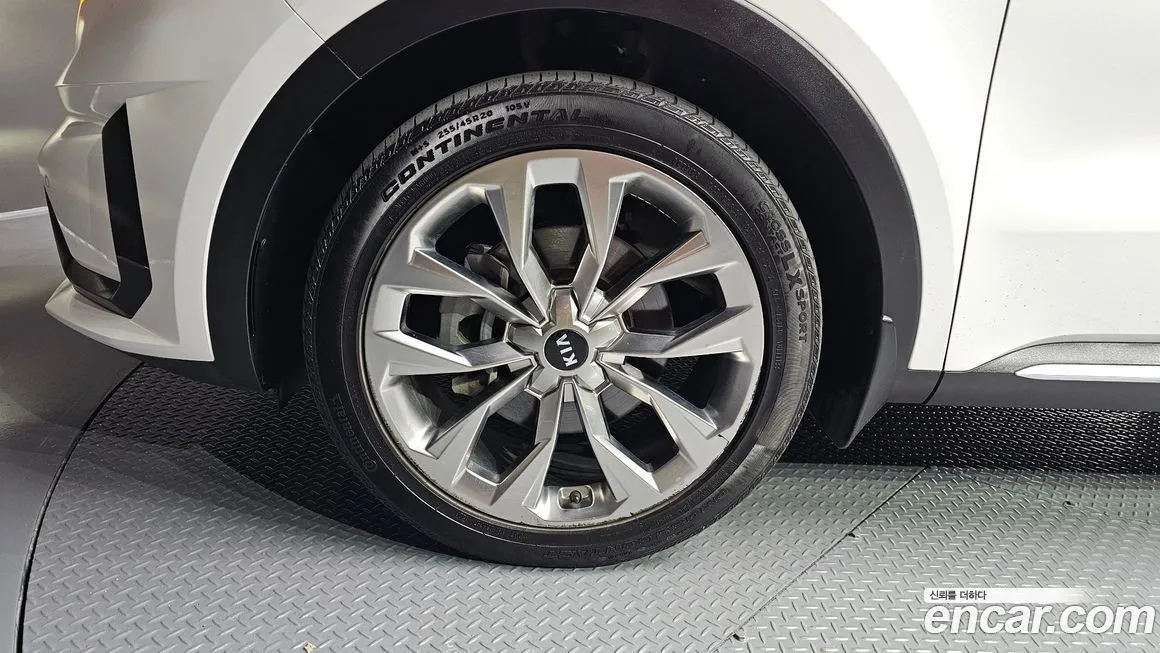 Kia Sorento — фото 5