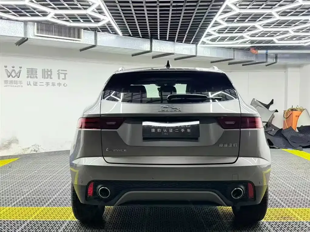 Jaguar E-PACE — фото 5
