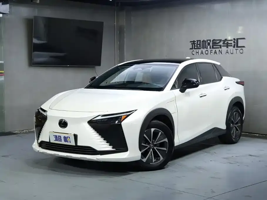 Lexus RZ — фото 1