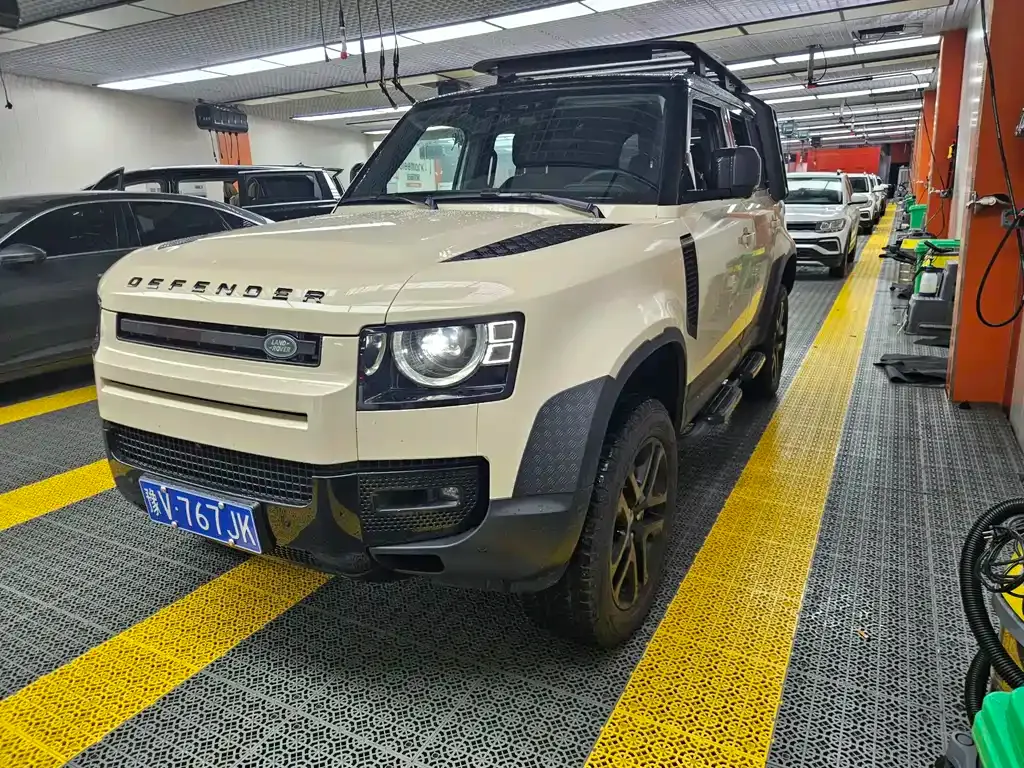 Land Rover Defender — фото 1