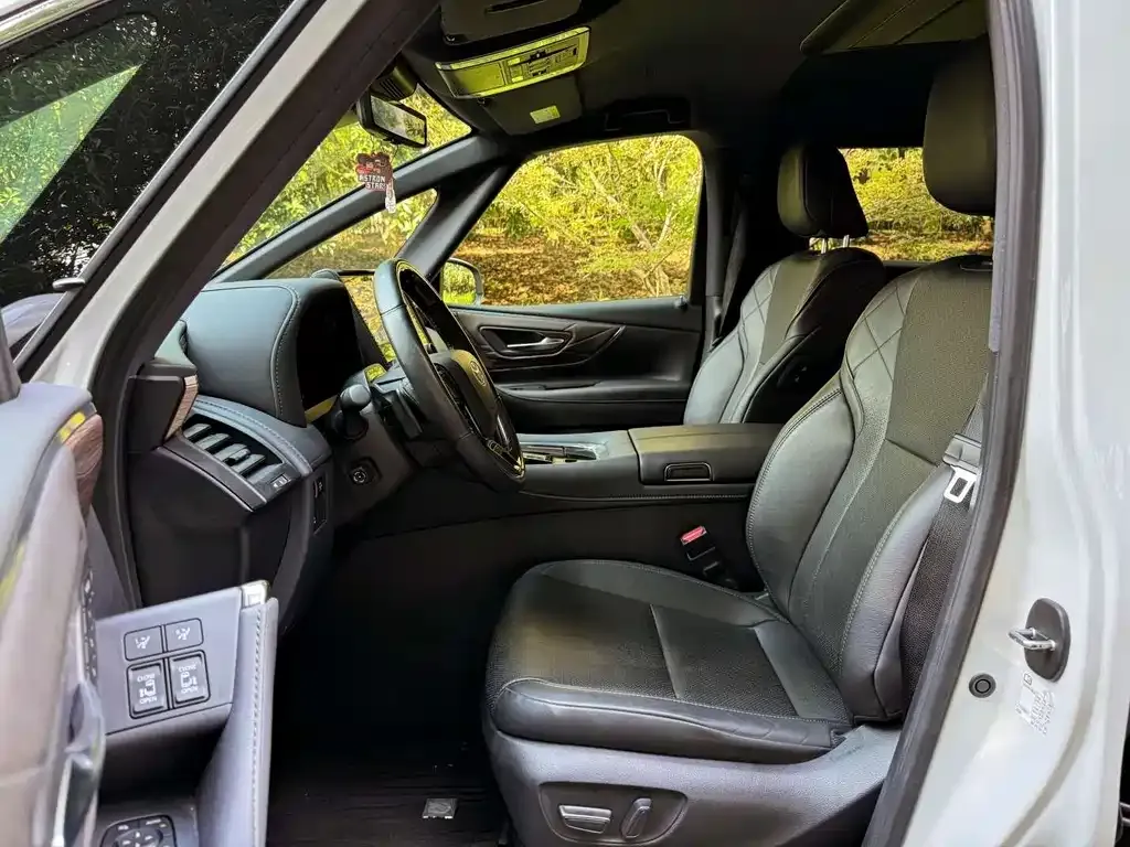 Toyota Alphard — фото 10