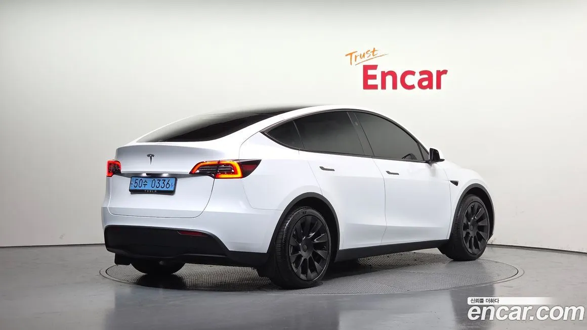 Tesla Model Y — фото 2