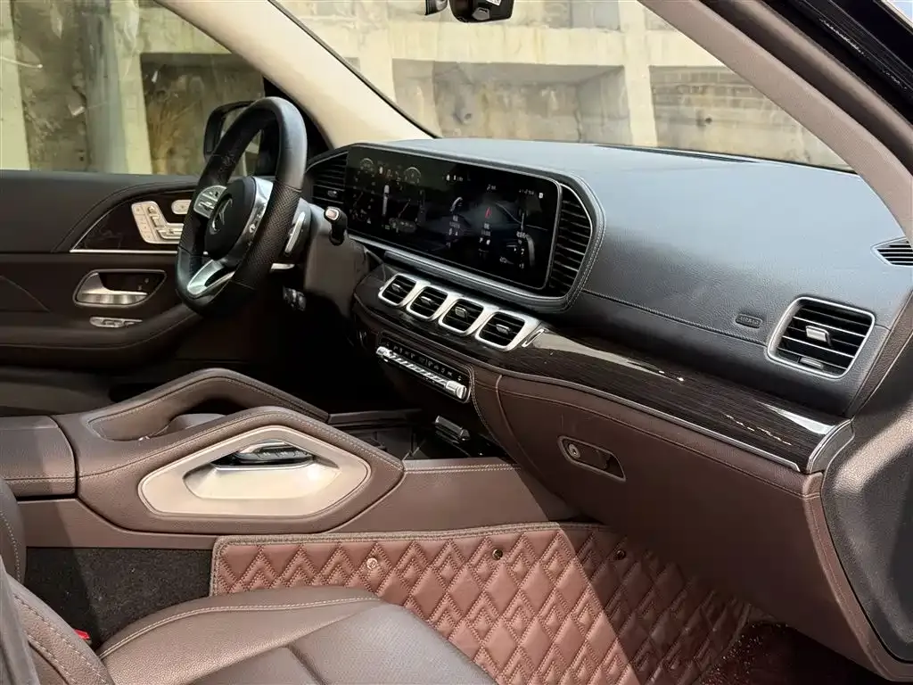 Mercedes-Benz GLS — фото 9