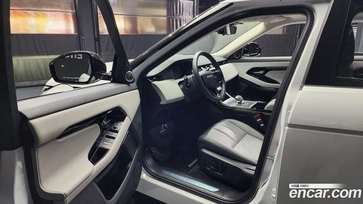 Land Rover Range Rover Evoque — фото 10
