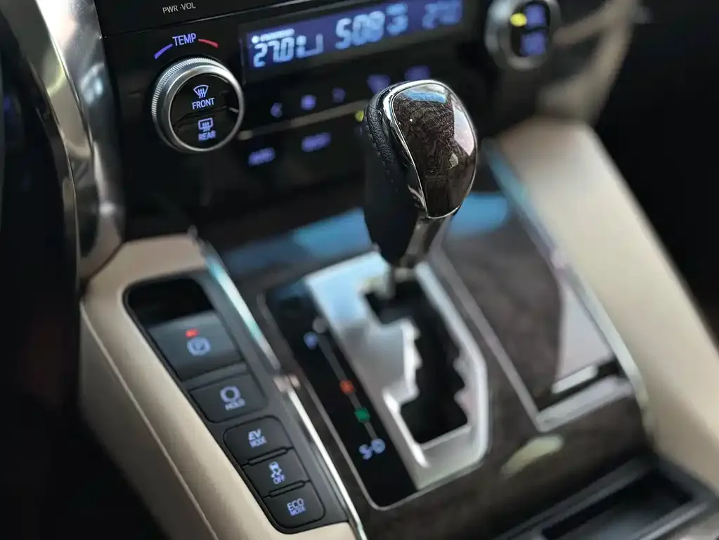 Toyota Vellfire — фото 4