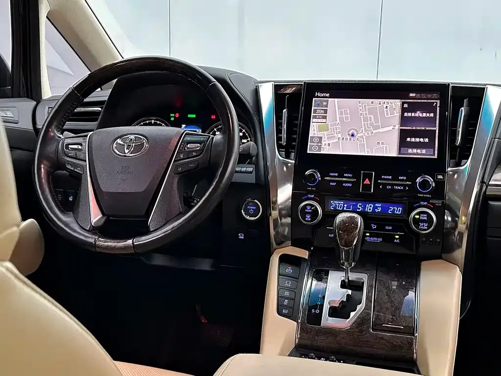 Toyota Vellfire — фото 8