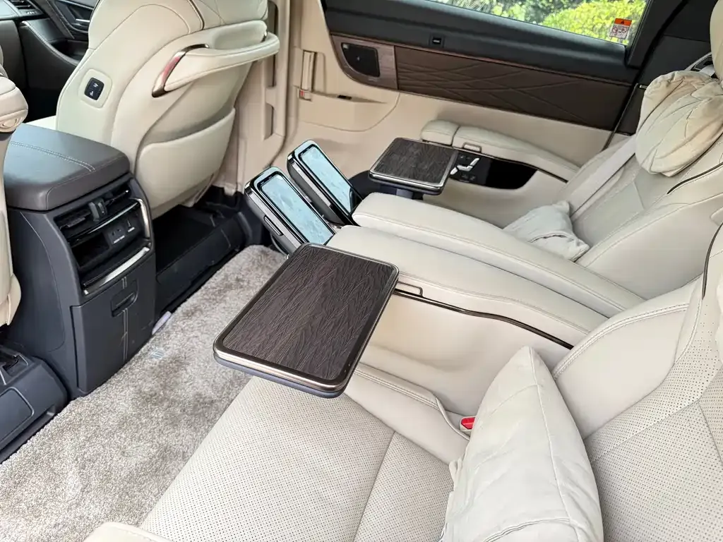 Toyota Vellfire — фото 10