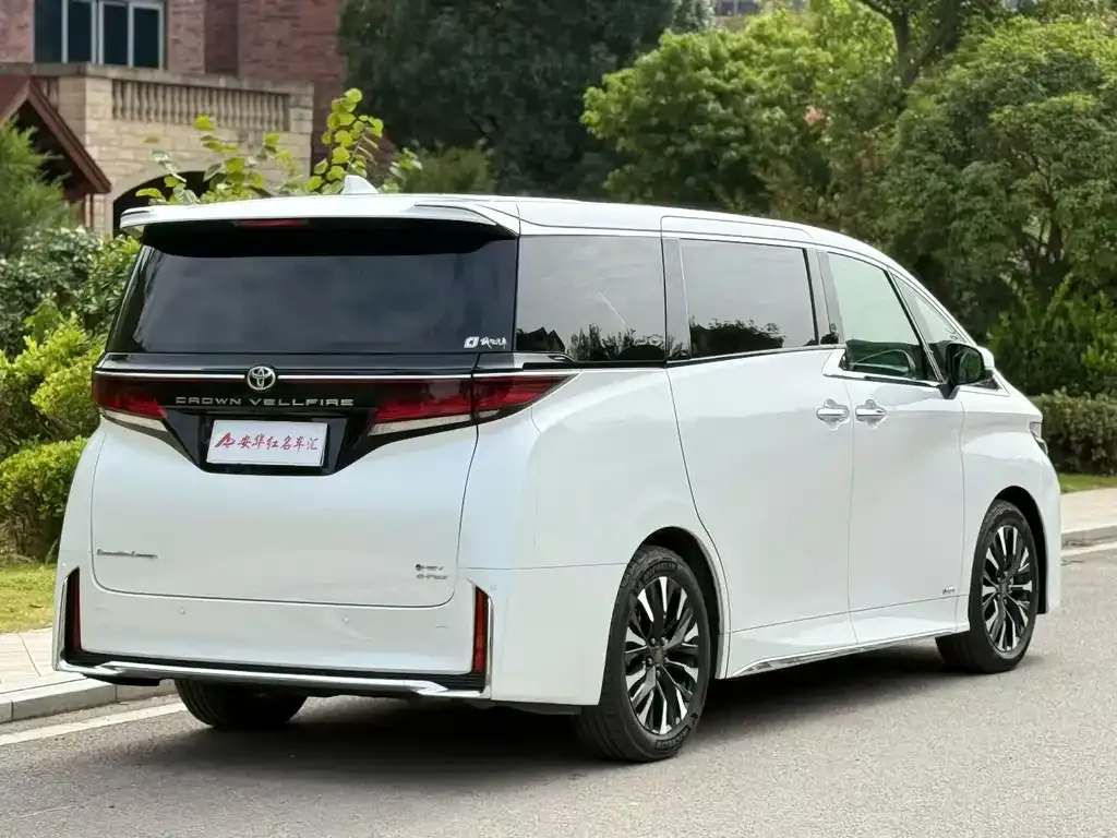 Toyota Vellfire — фото 5
