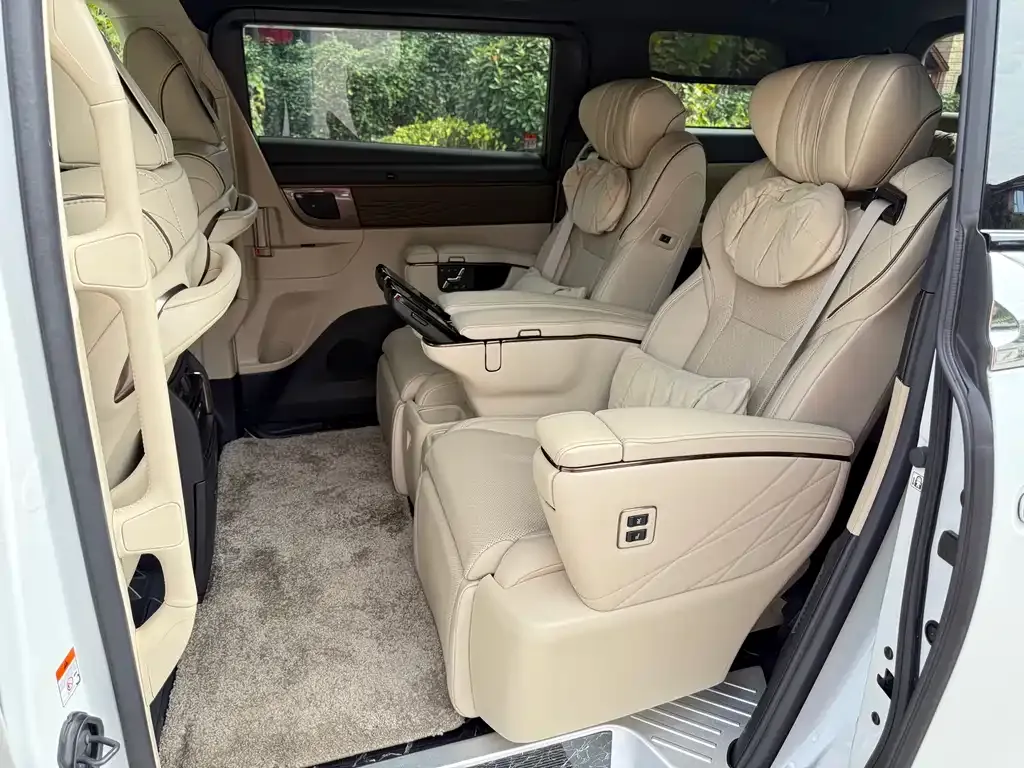 Toyota Vellfire — фото 8