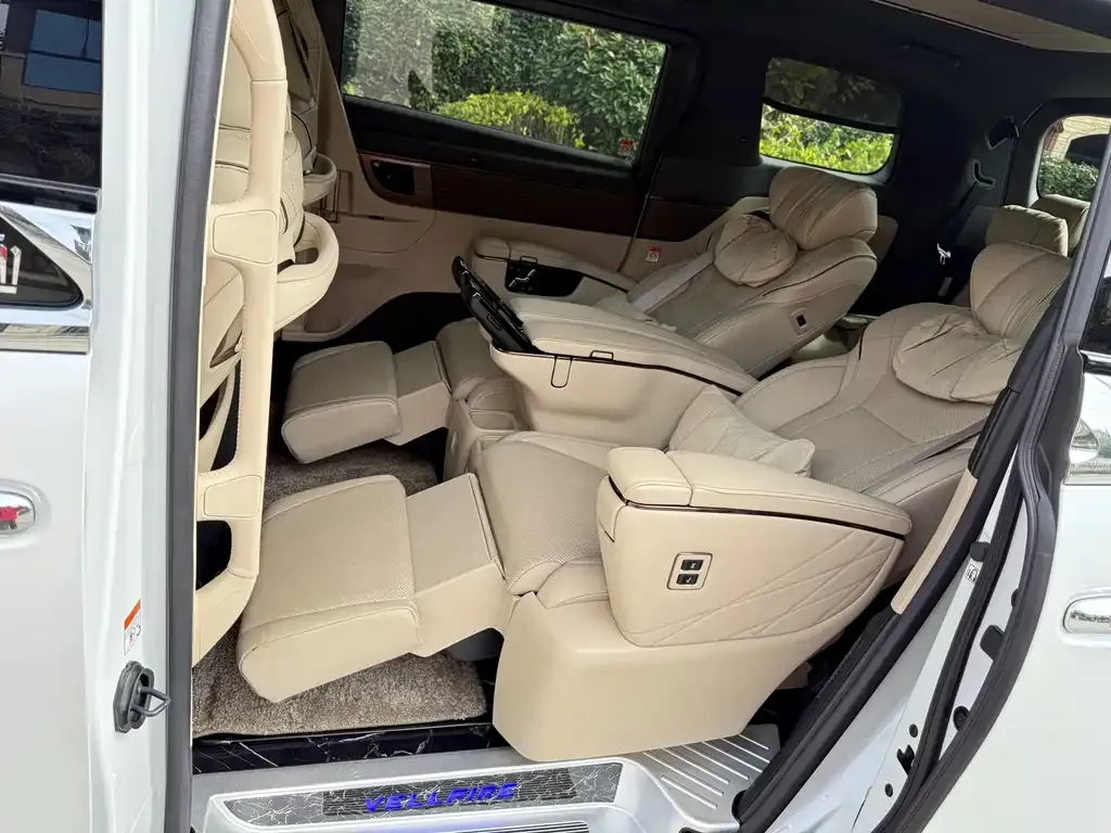 Toyota Vellfire — фото 9