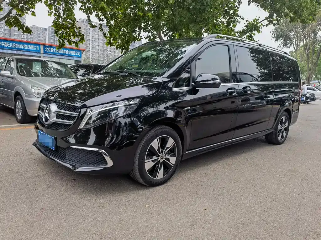 Mercedes-Benz V-Class — фото 1